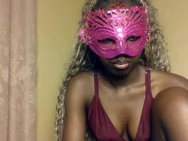 Welcome to my chat room! Feel free to say hi 😊