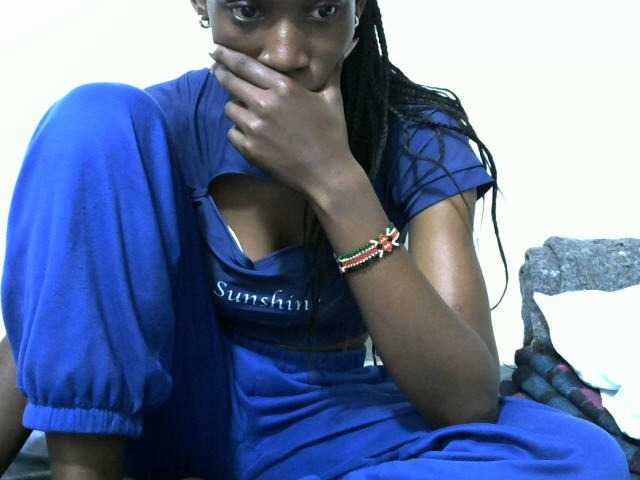 Welcome to my chat room! Feel free to say hi 😊