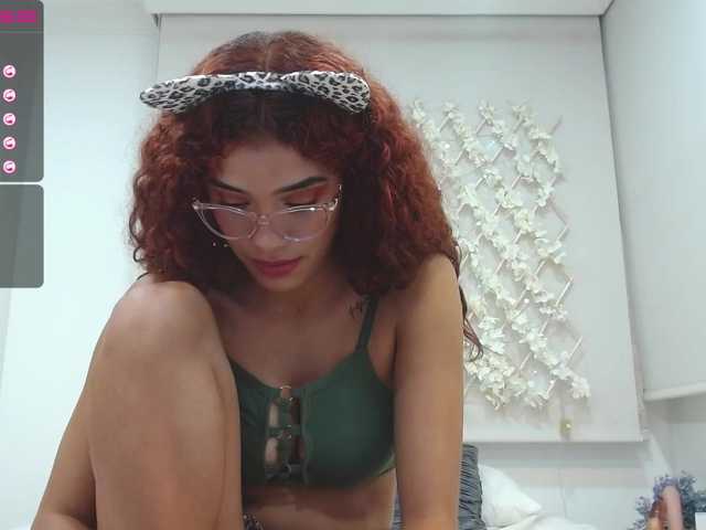 Broadcast screenshots MiiaTaylor