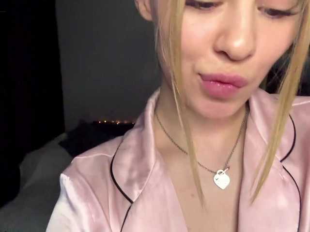 Broadcast screenshots ShyElisa