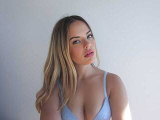 Erotic video chat silvifoxyy