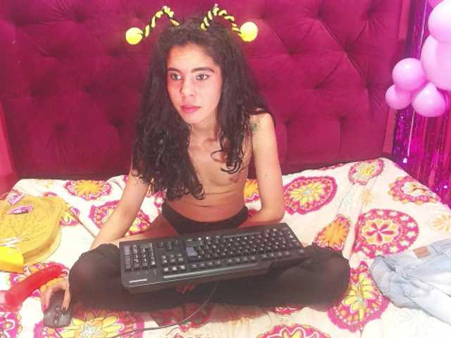 Broadcast screenshots smailsthx