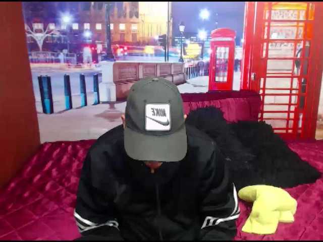 Broadcast screenshots sopiaxjames