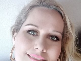 Erotic video chat SquirtyMaya