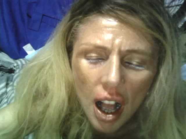 Broadcast screenshots ANALUCCIA