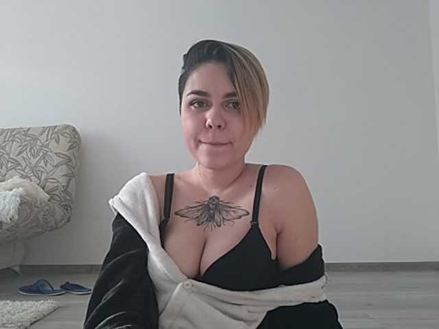 Broadcast screenshots StellaSly