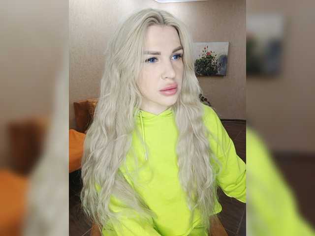Broadcast screenshots CyberWhore111