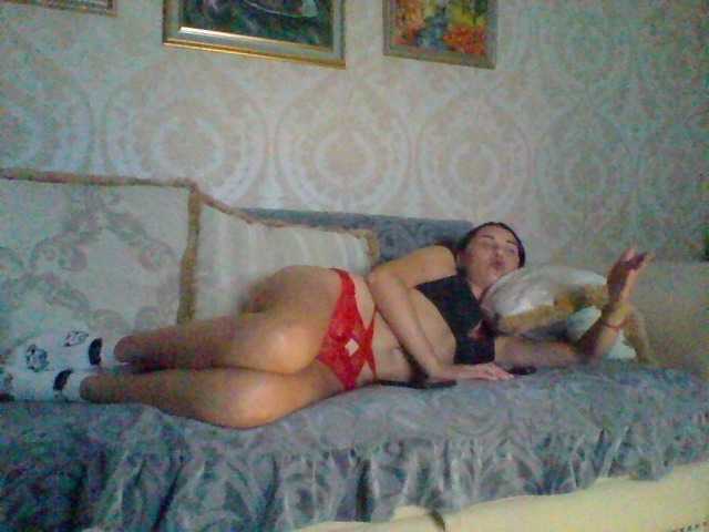 Photos Suflemilkypie hi boys i veery like u thanks for follow me =**** TODAY I SIT here UNTIL 18: 00. I recommend playing chatbots,I love them very much. Spank me on the ass 70 tokens, air kiss 70 tokens, put me crustacean 70 tokens, I will answer in BOS 70 tokens