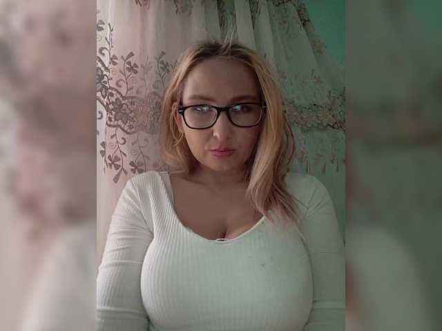 Broadcast screenshots Sulie-Evelynne