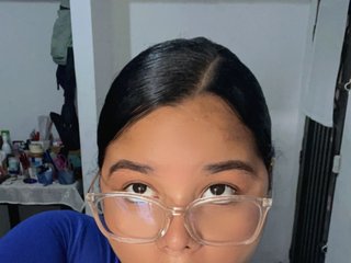 Erotic video chat SussyBlom