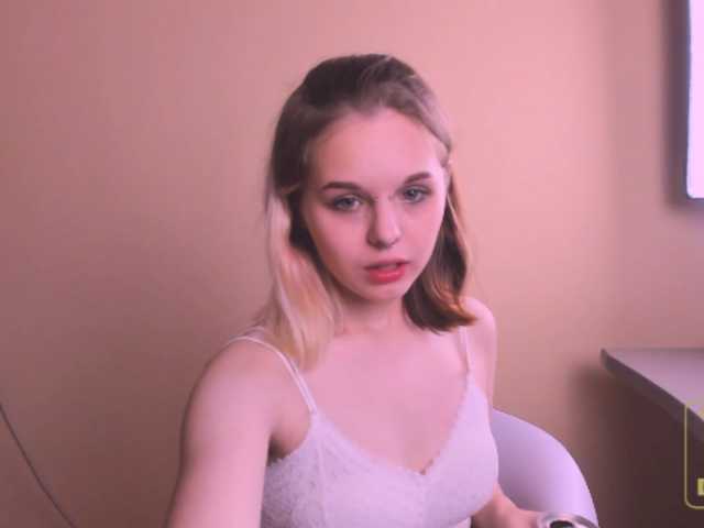 Broadcast screenshots SweetCharli