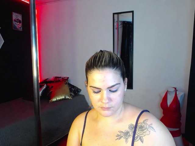 Photos sweetgirlx Hi! welcome to my room, im Emily , be kind to me, I am a woman eager to learn