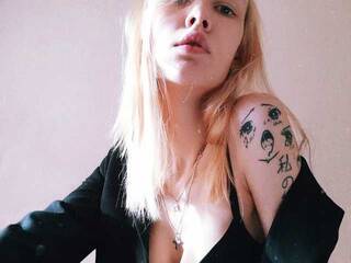 Erotic video chat SweetKitty666