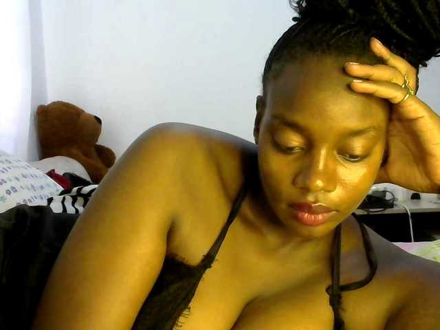 Broadcast screenshots Sweetlauraz1