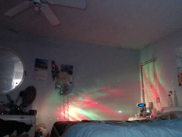 Broadcast screenshots April_XO