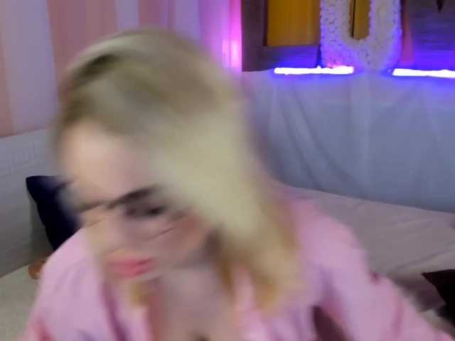 Broadcast screenshots teia-blond