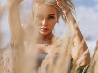 Erotic video chat TeonaMiller