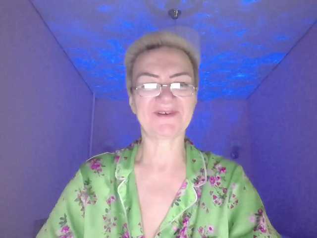 Broadcast screenshots TheCryptoQueen