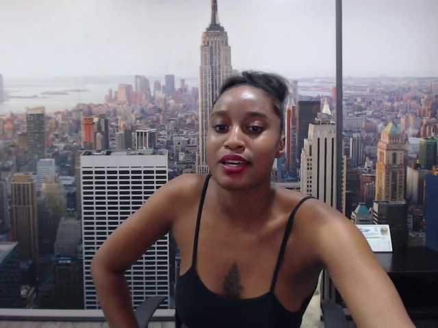 Broadcast screenshots Tiffany-Mills