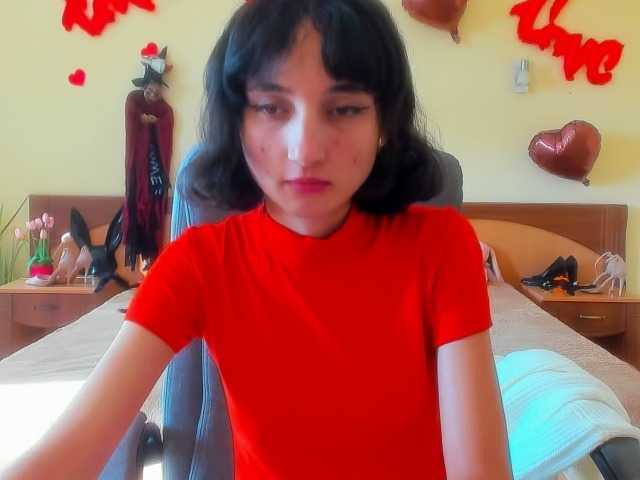 Welcome to my chat room! Feel free to say hi 😊