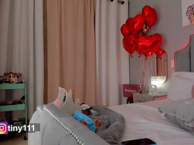 Photos Tiny_111 (ONLY TOKS IN CHAT PUBLIC) new week to have many orgasms with you that excites me, send many 101 tks until you make me explode