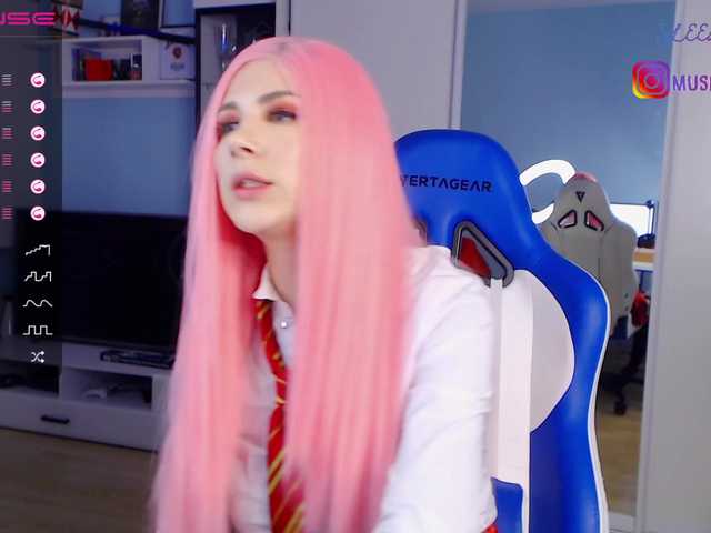 Broadcast screenshots sleepy_moon