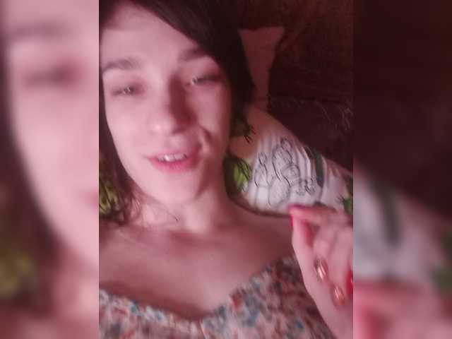 Broadcast screenshots TreshGirls