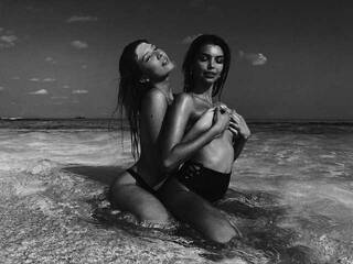 Erotic video chat twogirls3