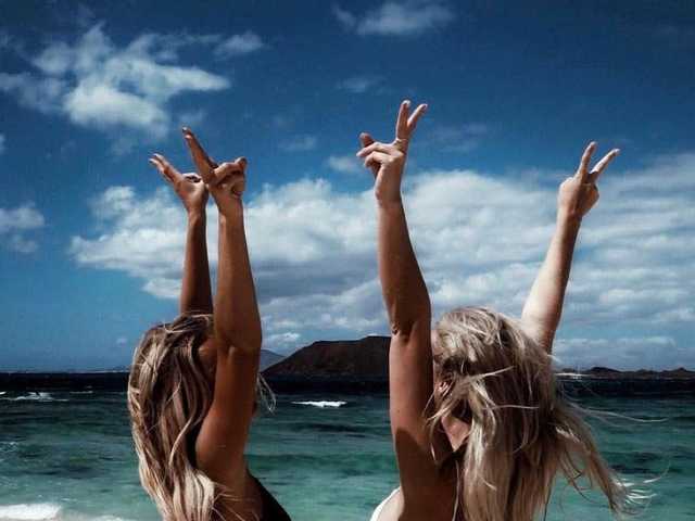 Photo of the profile twosexyandhotgirls