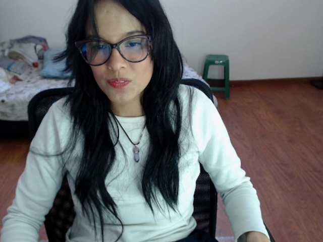 Photos valak133 ❤️25 nakedtokenspls play with me pls Help me to have a big orgasm.❤️ #squirt #colombia #latina #glasses#c2c