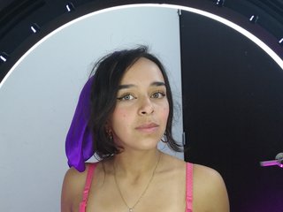 Erotic video chat Vallery-Queen