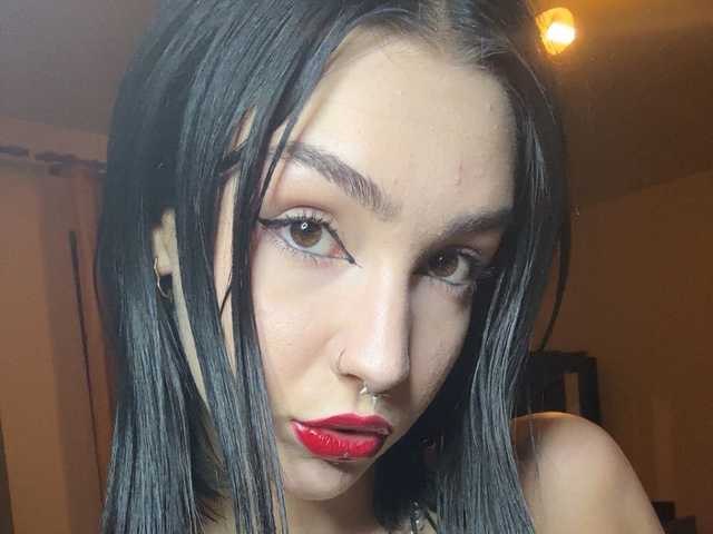 Photo of the profile VampyScarlet
