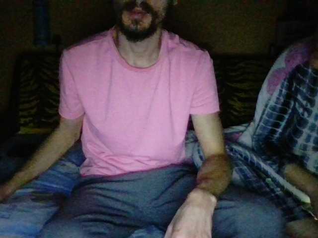 My wife is upset.Do you want to make her happy?