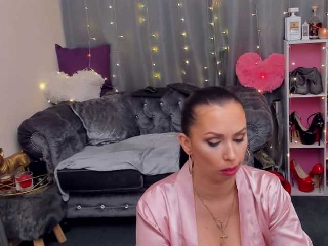 Broadcast screenshots VanessaMyers