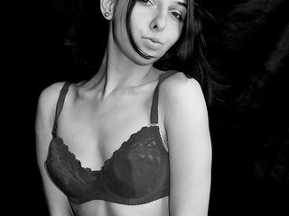 Erotic video chat -KittyDoll-Meow-