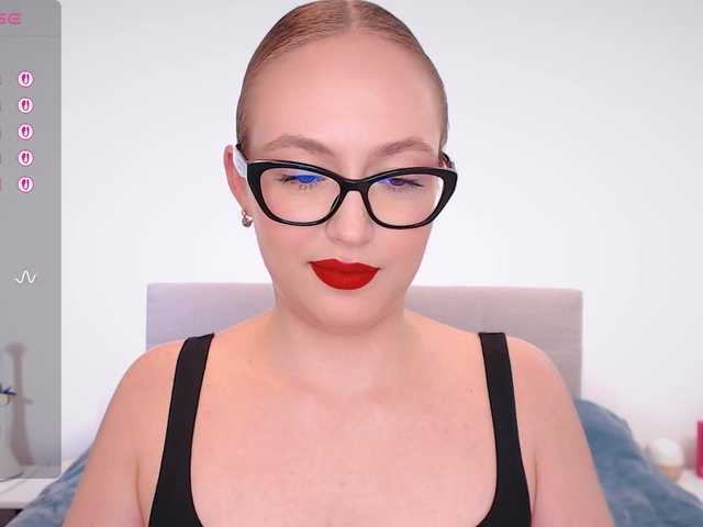 Broadcast screenshots vickyblondiua
