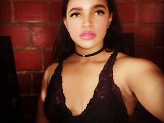 Erotic video chat Vickyh1