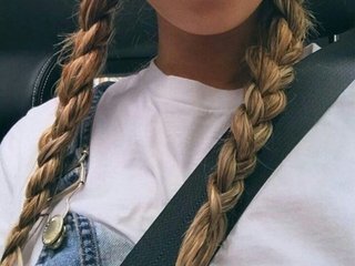 Erotic video chat Vicsi30