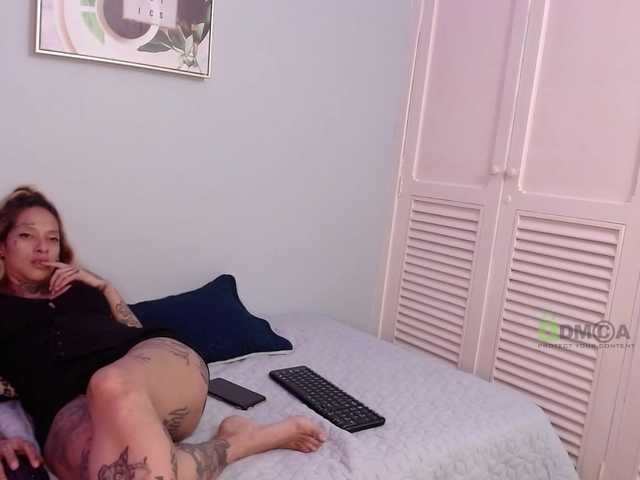 Photos Victoria-ink Welcome here, Im new and so naughty to try new things! Cum here with me ♥