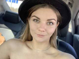 Erotic video chat Vikiko