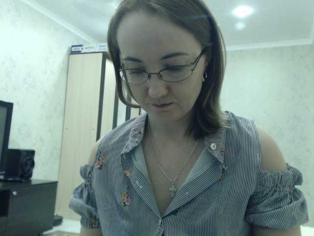 Photos viktoriyax I watch your camera for 21 tokens, listen to music for 10 tokens, and also go to ***ping, groups and private. Tips are welcome. Also put the Love of visitors!