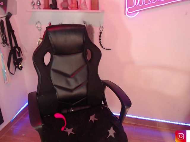 Broadcast screenshots violet-queen