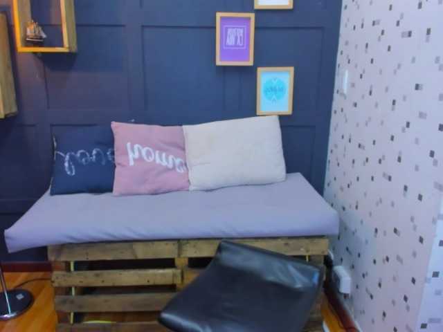 Broadcast screenshots violet-stone1