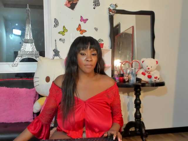 Photos VIOLETAJONES I love talking to intelligent people with good tastes I also consider myself cute and naughty I would like to meet people