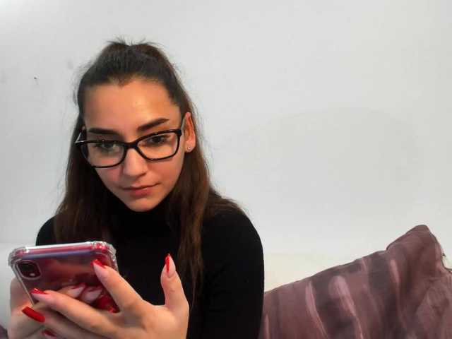 Broadcast screenshots violetmyers18