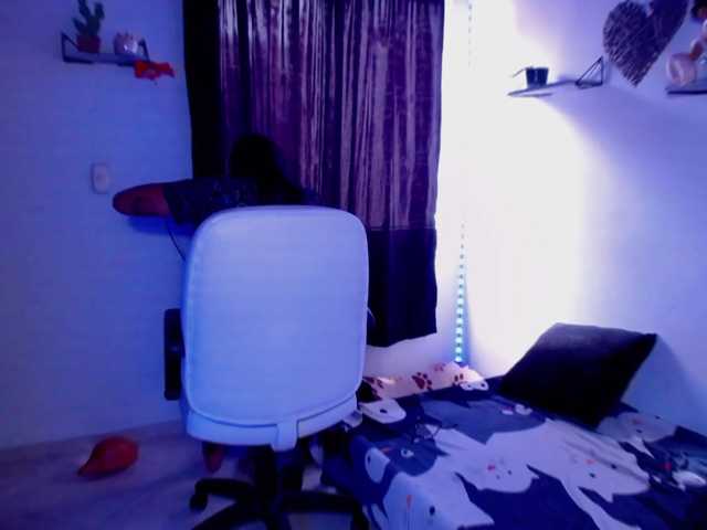 Broadcast screenshots violettmoon