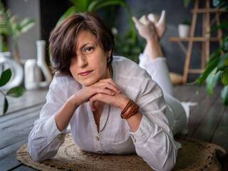 Erotic video chat Vivian-Violet