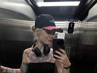 Erotic video chat VivianRocks