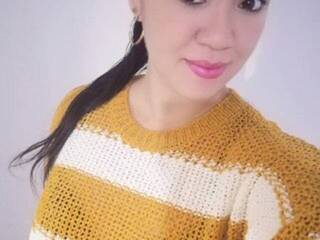 Erotic video chat white-pearl