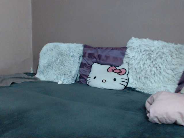 Broadcast screenshots xLolaBloomx